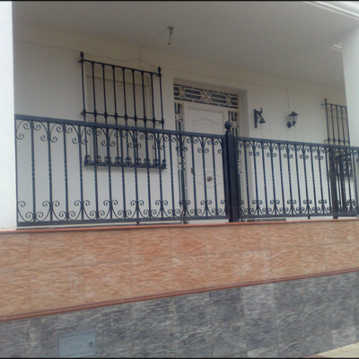 Rejas, balcones, verjas y puertas