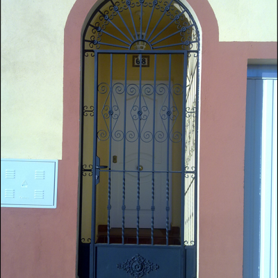 Rejas, balcones, verjas y puertas