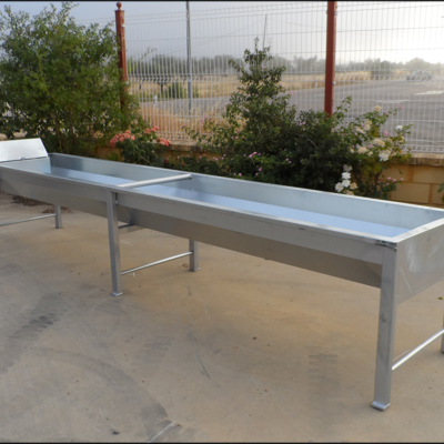 Bebedero vacuno con boya 720 L