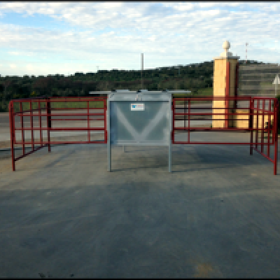 Tolva terneros dos caras 1000 kg