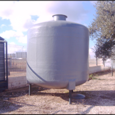 Depósito de agua de poliéster